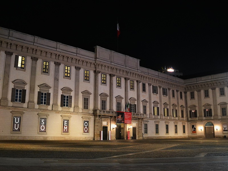 Королевский дворец Милана